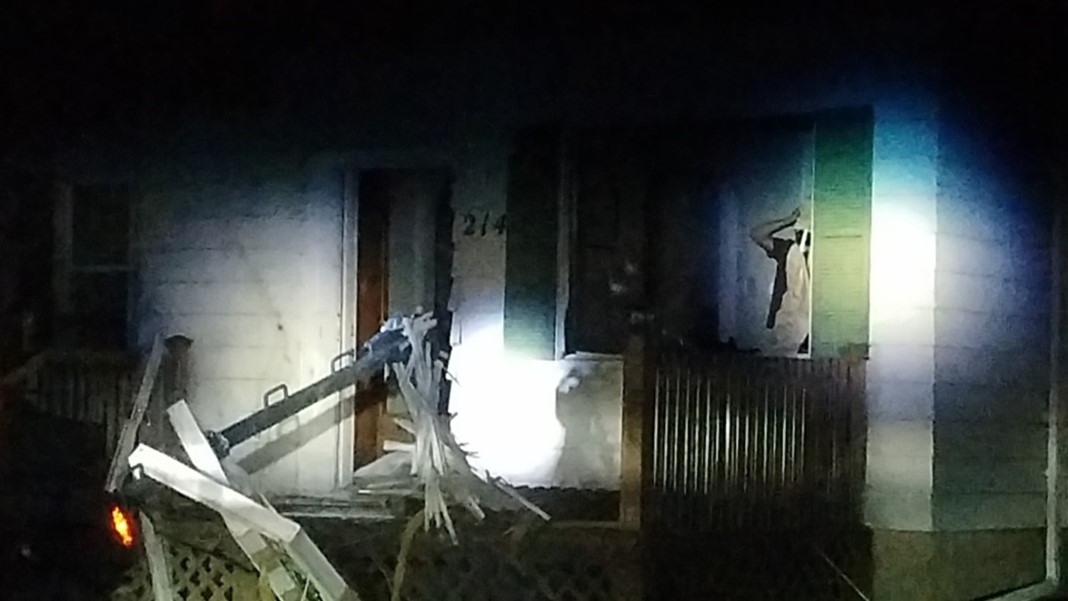 Pic#7-Suspect on porch.jpg