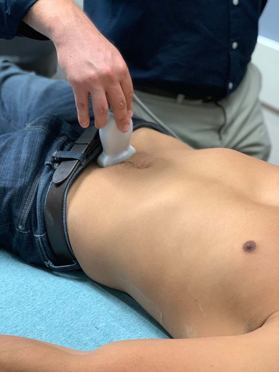 Figure 15 - Probe position for transverse pelvic view.jpg